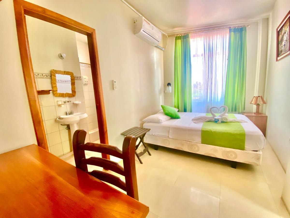 El Rincon De George Otel Puerto Villamil Dış mekan fotoğraf