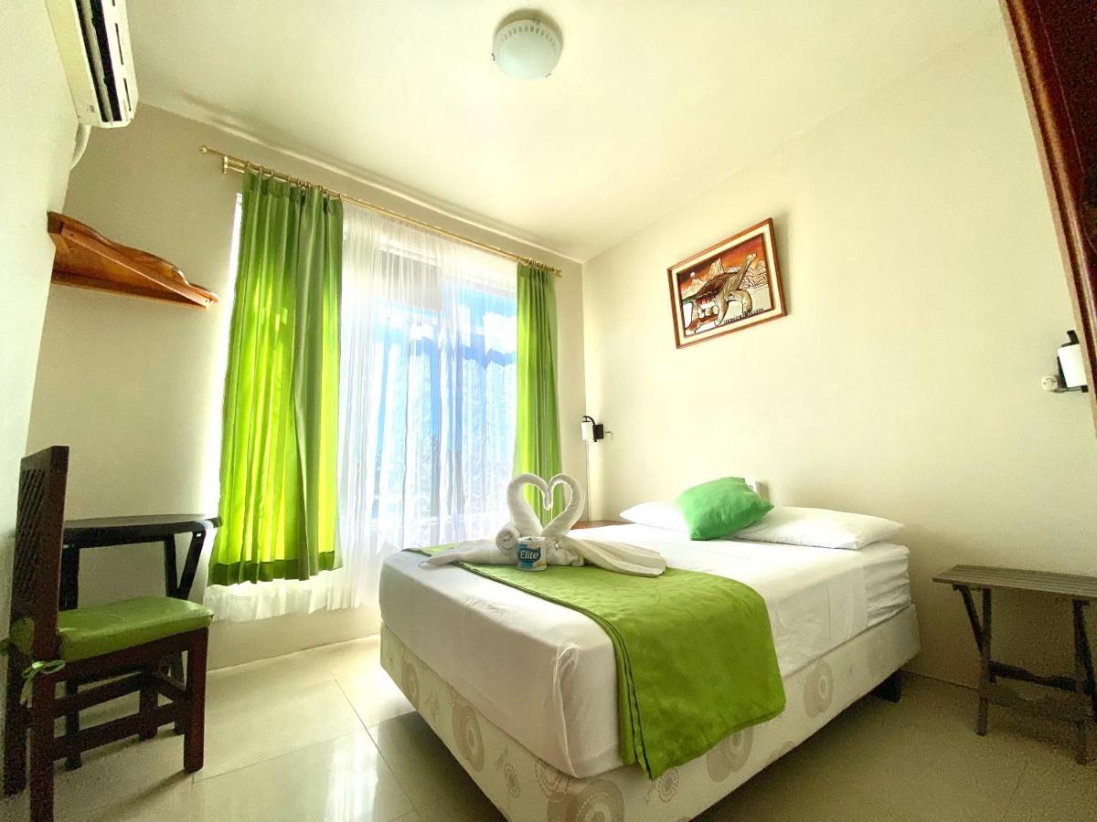 El Rincon De George Otel Puerto Villamil Dış mekan fotoğraf