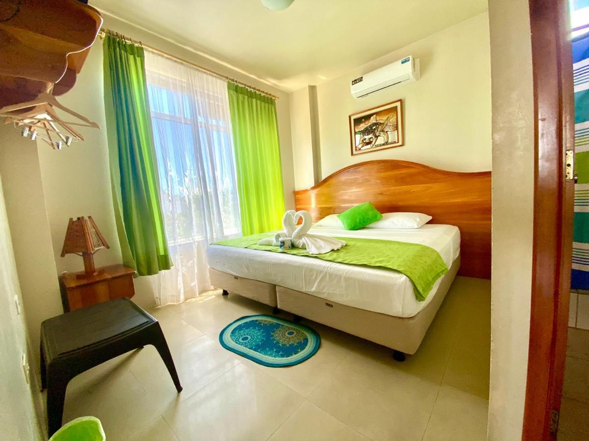 El Rincon De George Otel Puerto Villamil Dış mekan fotoğraf