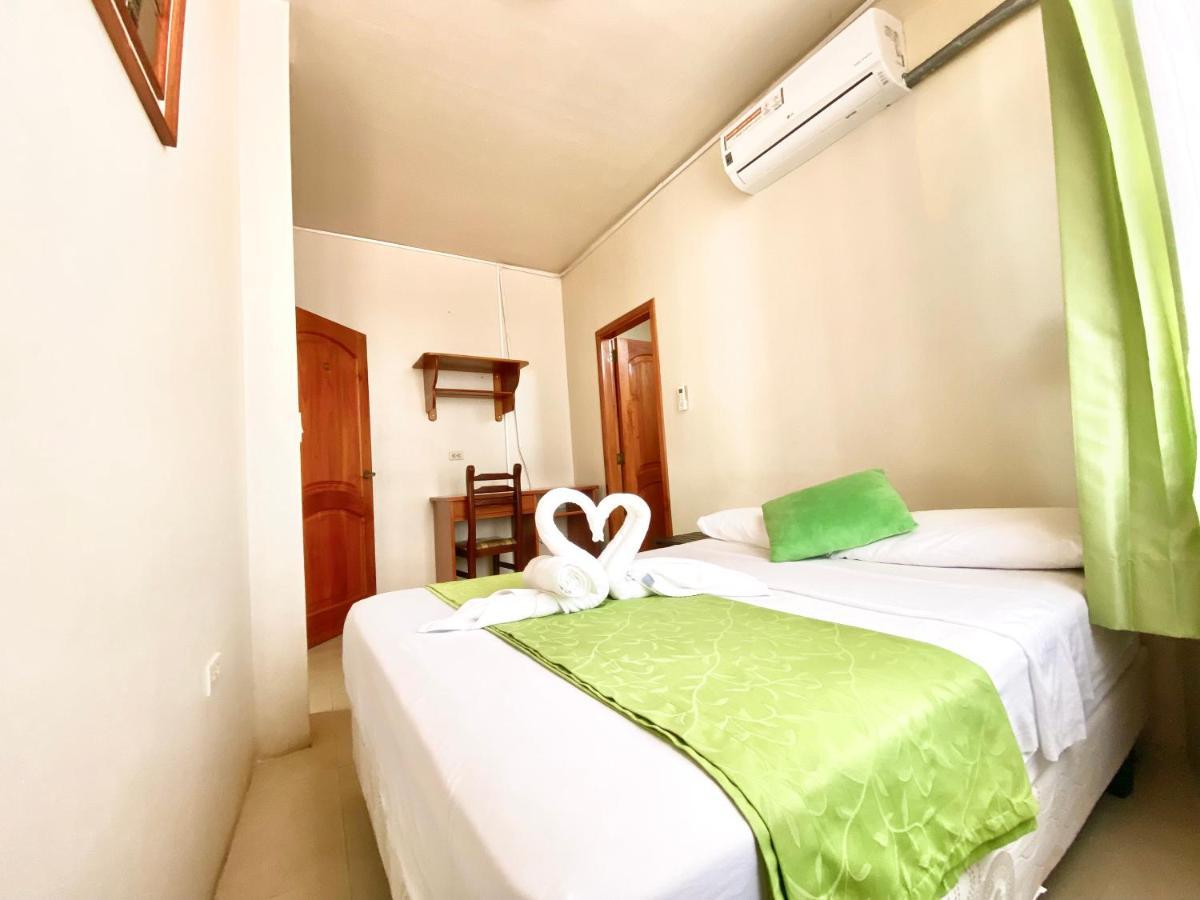 El Rincon De George Otel Puerto Villamil Dış mekan fotoğraf