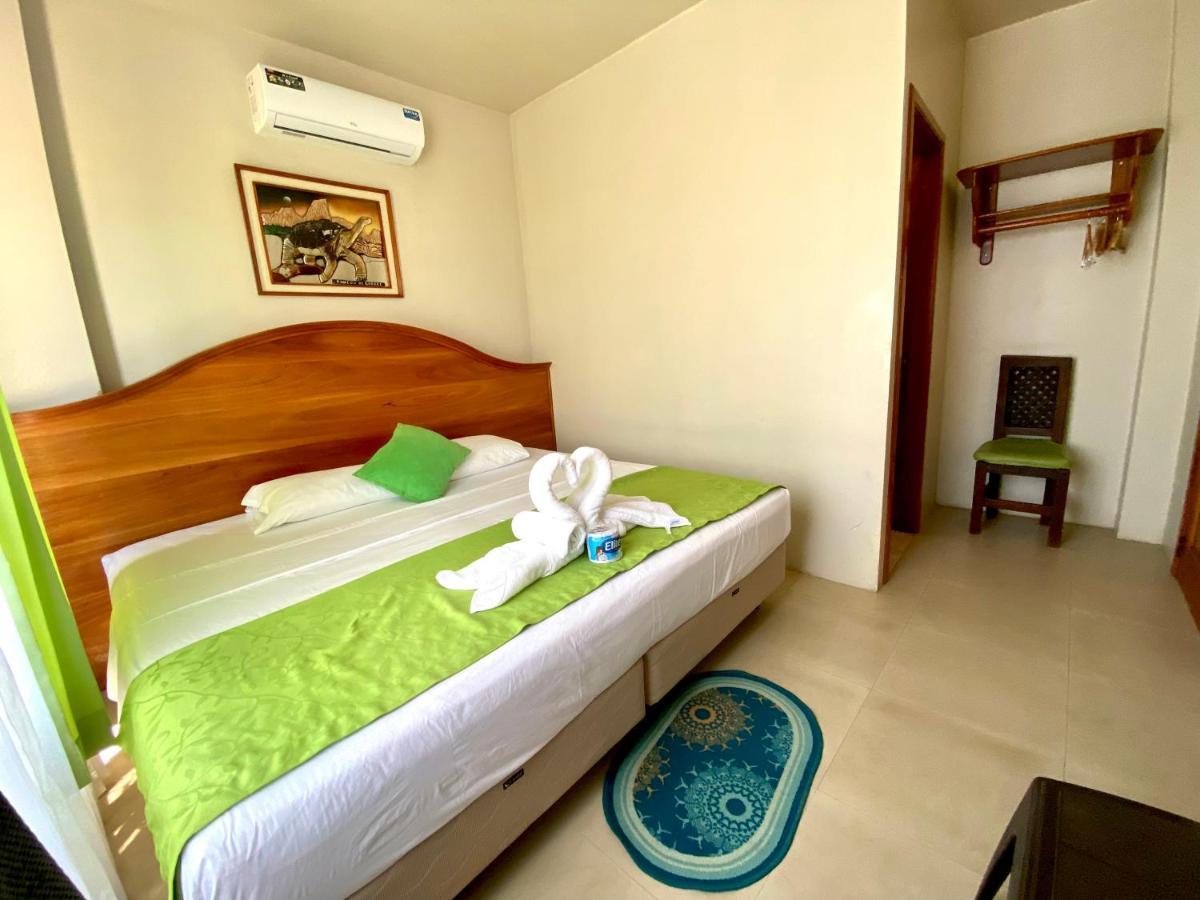 El Rincon De George Otel Puerto Villamil Dış mekan fotoğraf