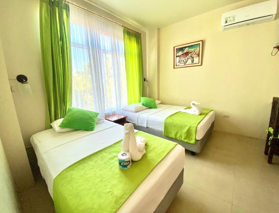 El Rincon De George Otel Puerto Villamil Dış mekan fotoğraf