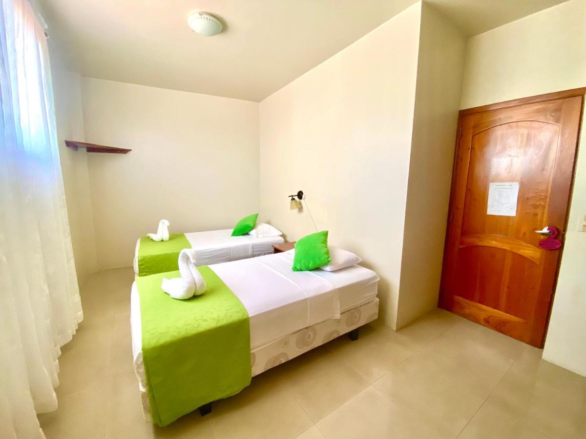 El Rincon De George Otel Puerto Villamil Dış mekan fotoğraf