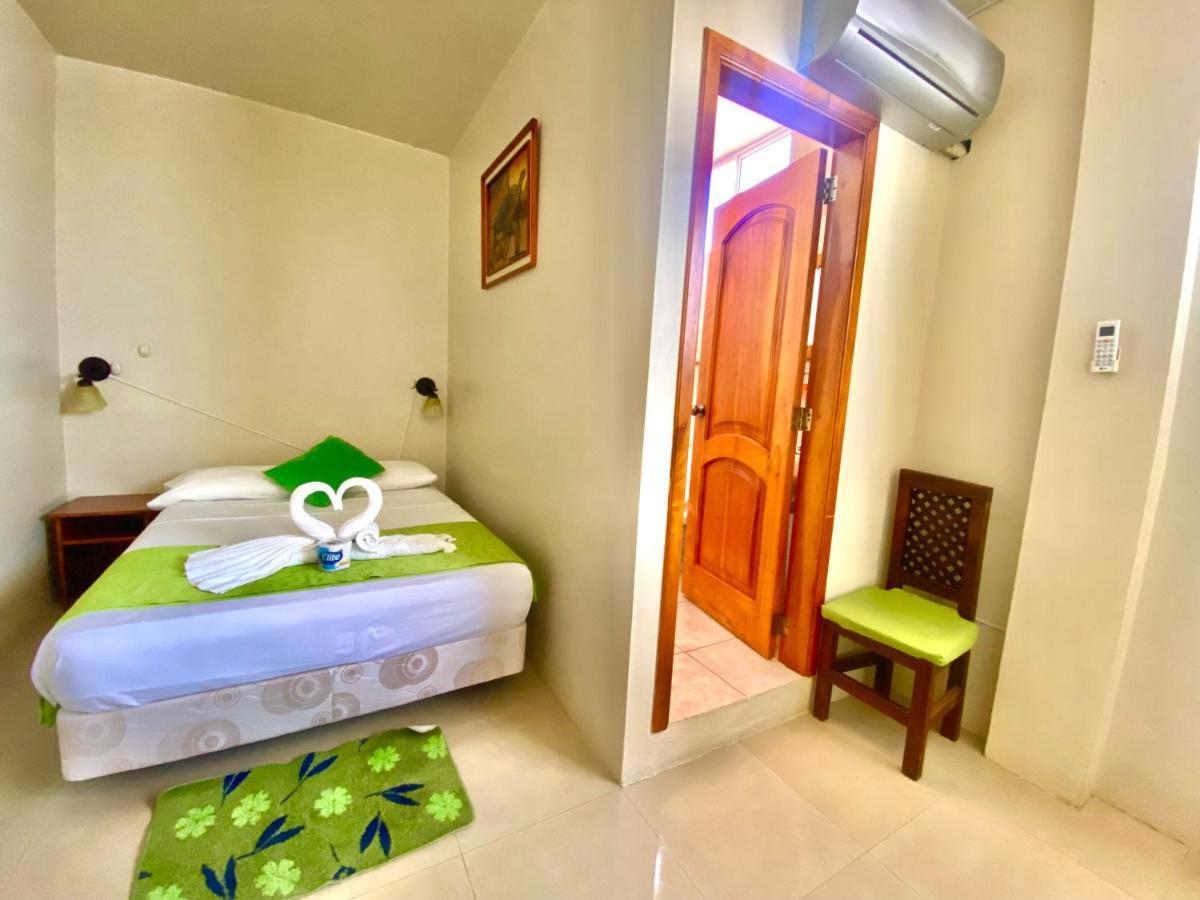 El Rincon De George Otel Puerto Villamil Dış mekan fotoğraf